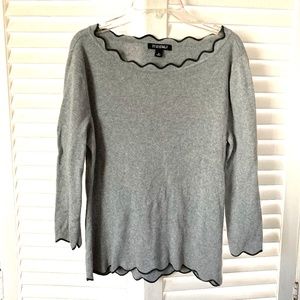 Classic elegance: gray sweater with scalloped edging size M